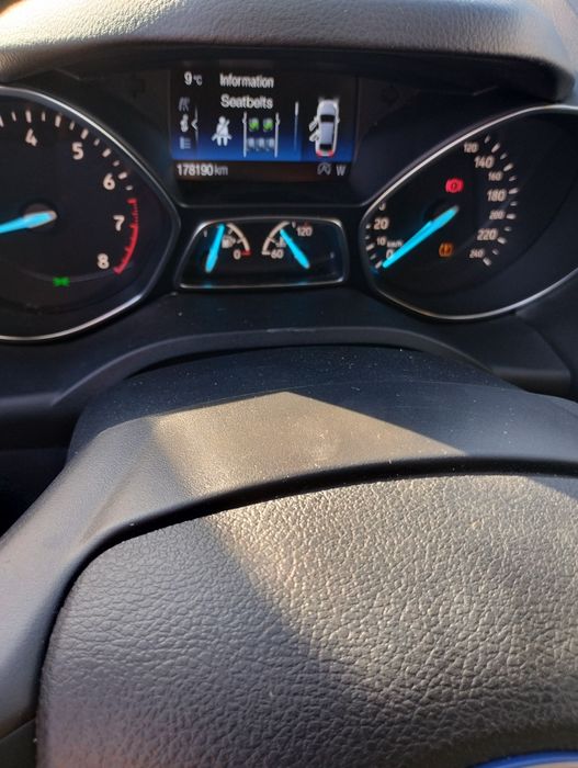 Vînd sau schimb Ford kuga benzina