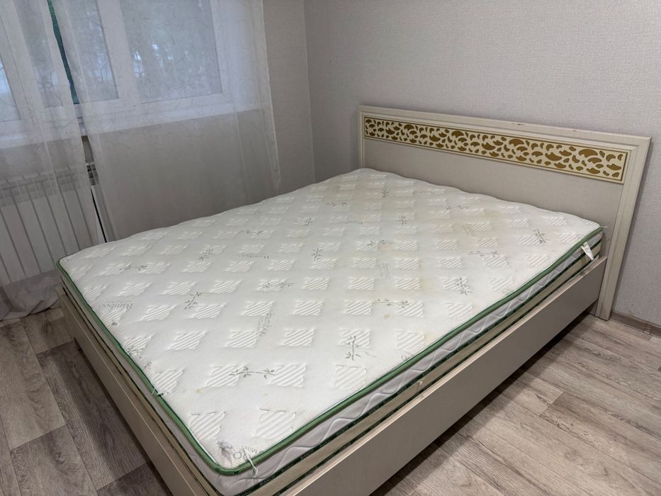 Продам Кровать 160х200