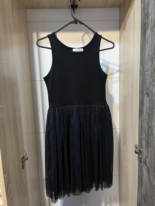 нарядные платья.