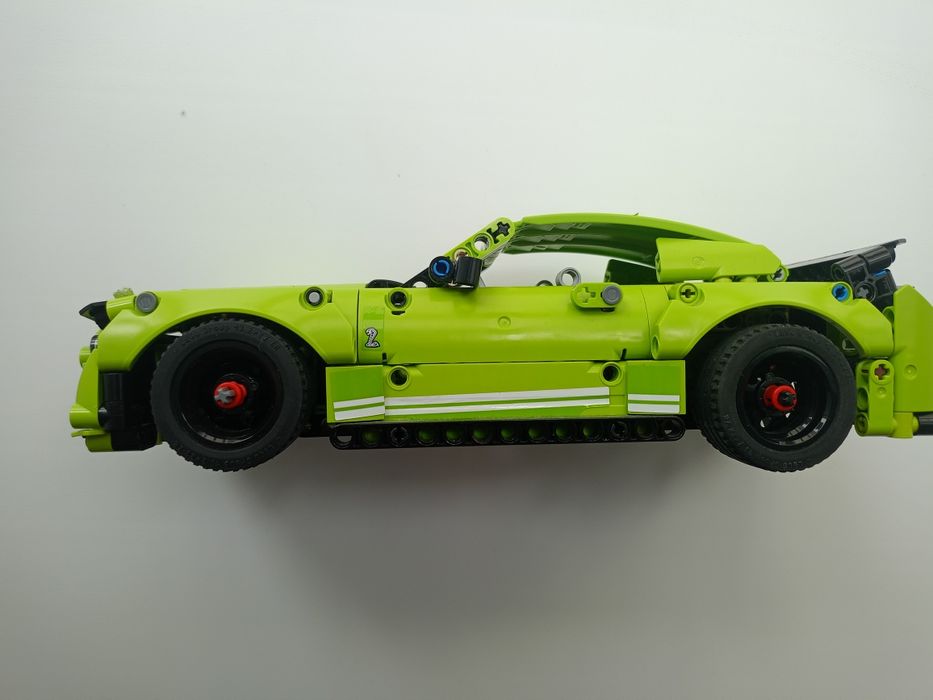 набор LEGO Technic Ford Mustang Shelby GT500