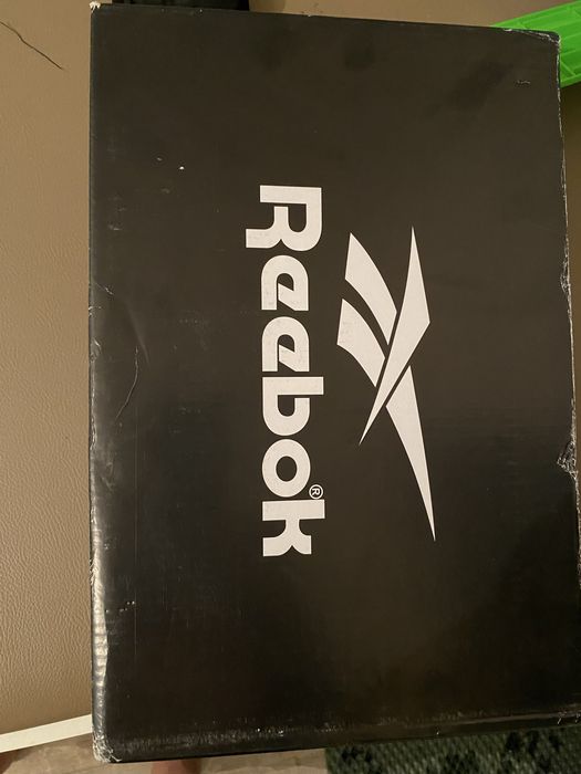 Продам кроссовки термо Reebok.