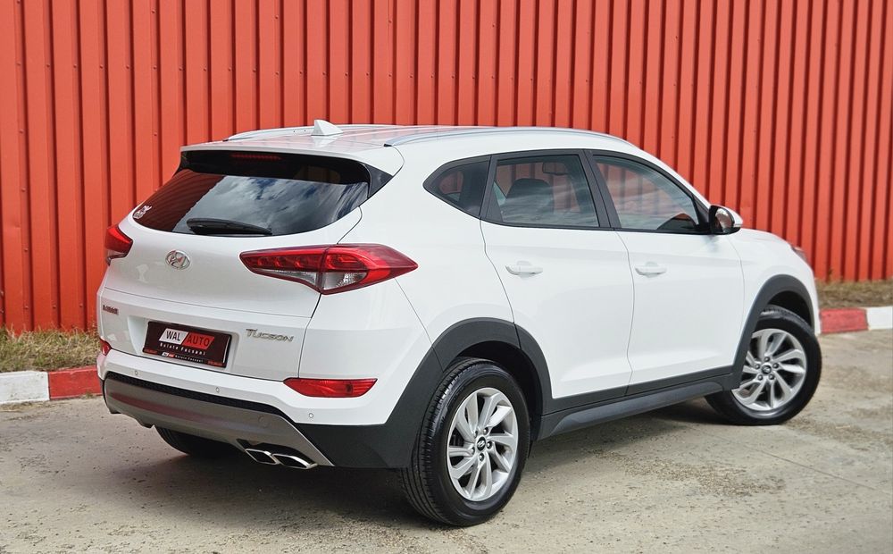 Hyundai Tucson 1.7 Crdi 140 cp Euro 6 Automata-Xenon-Navi-Clima-Camera-Jante R17 Impecabila