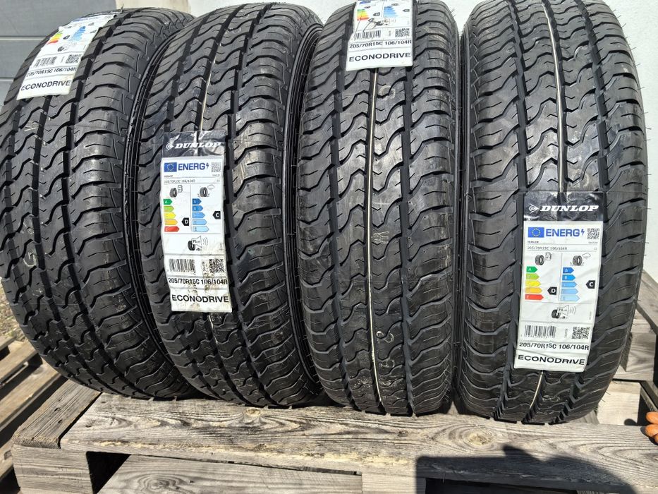 205/70/15 С Дънлоп ДОТ 2021 г - Чисто Нови - БУСОВИ