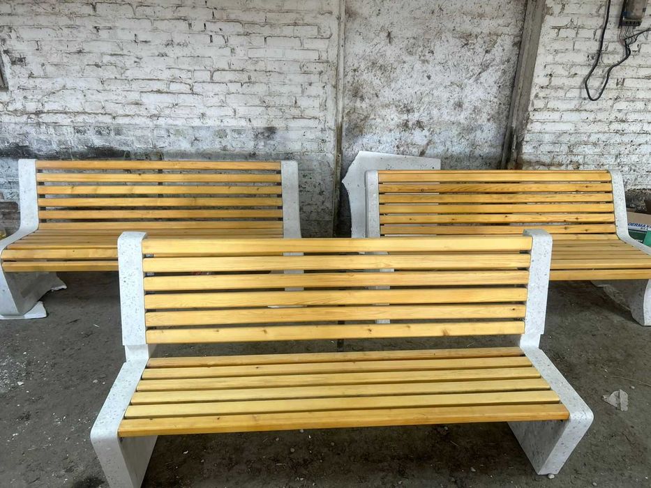 скамейка/урна/вазоны