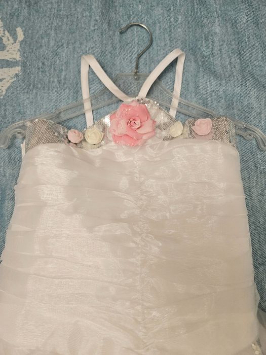 Платье  белое. Новогоднее.