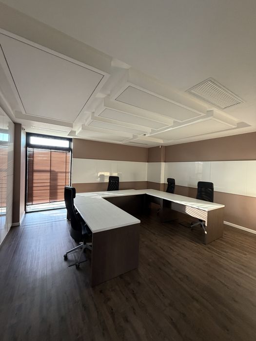 Birou premium în clădire de birouri – mobilat