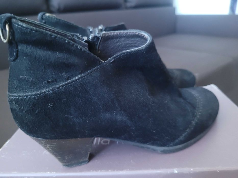 Botine din piele intoarsa