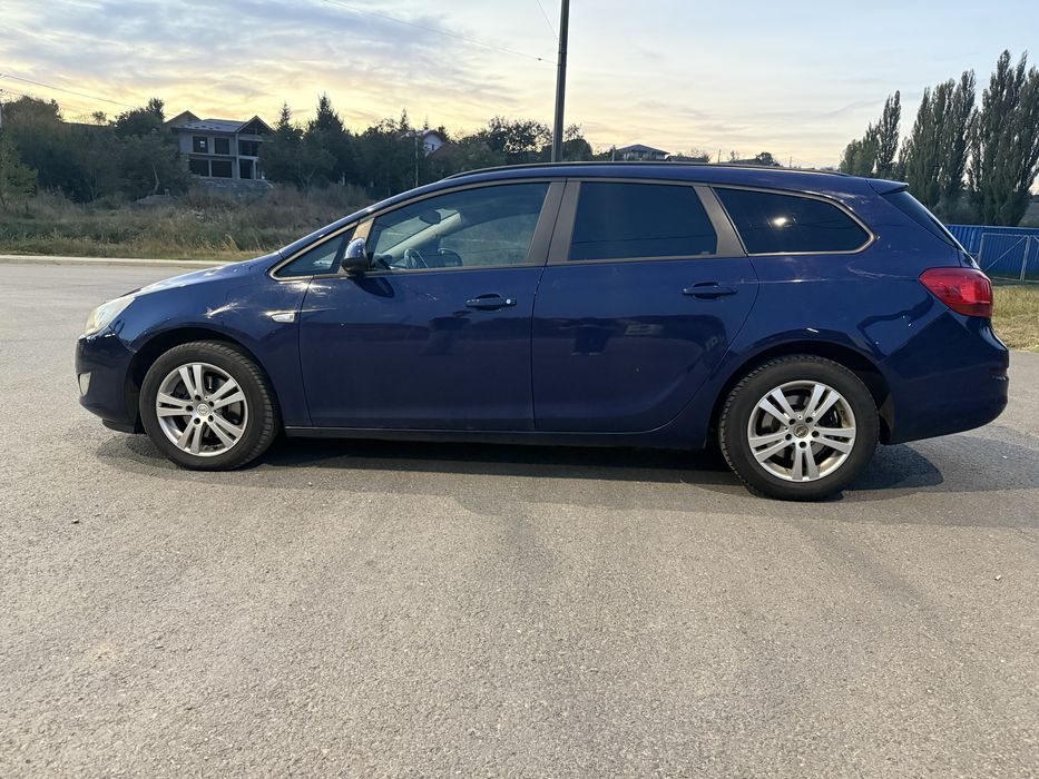 Opel Astra J 2011 1.7 CDTI