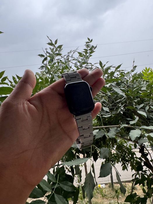 apple watch.