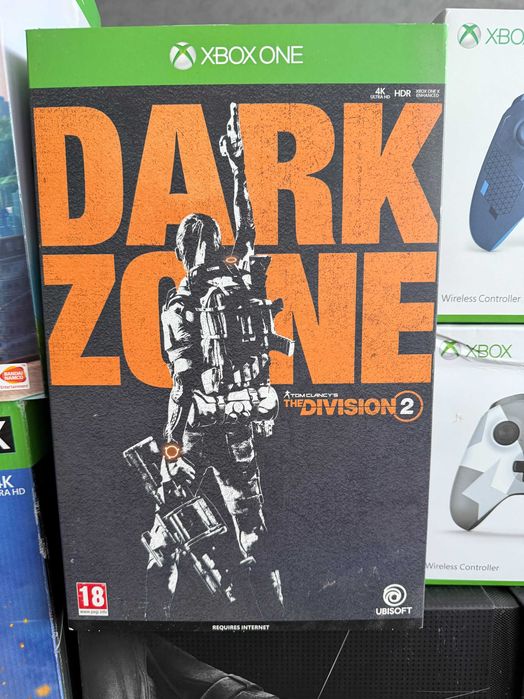 Комплект колекционерски издания Xbox One и два джойстика нови