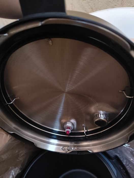 Crockpot doar testat o singură dată, aproape nou