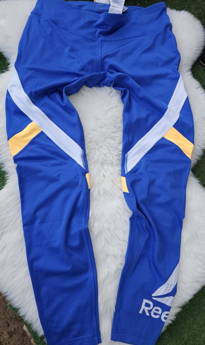 Reebok оригинален дамски клин нов  Л размер