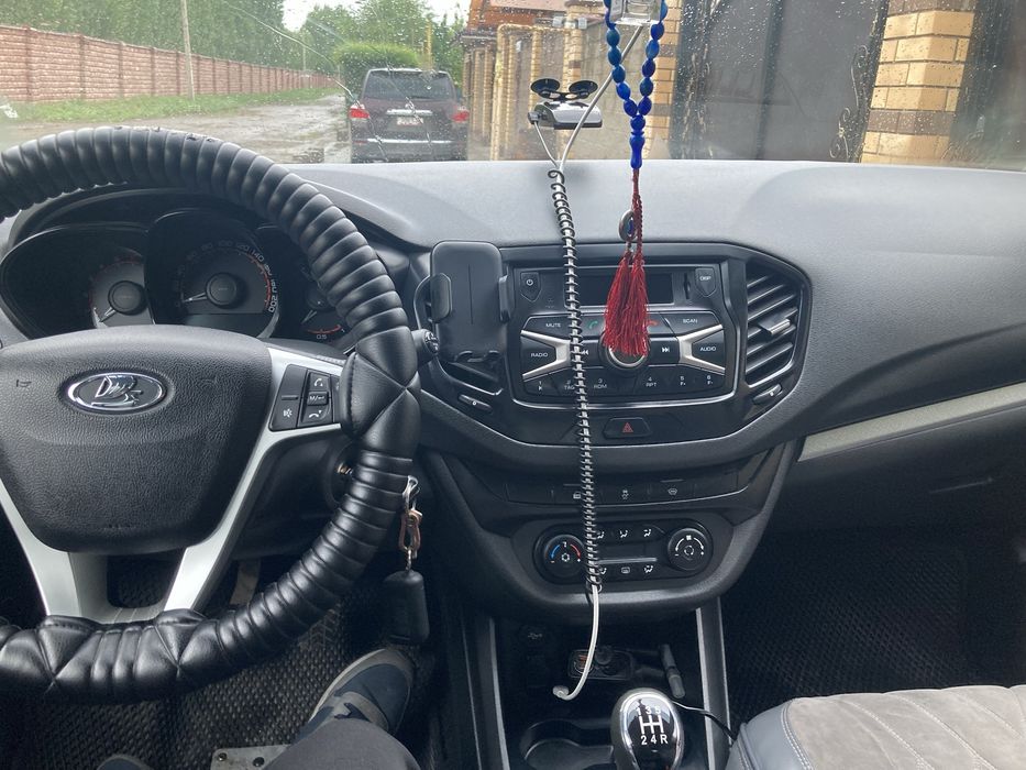 Лада веста продам срочно
