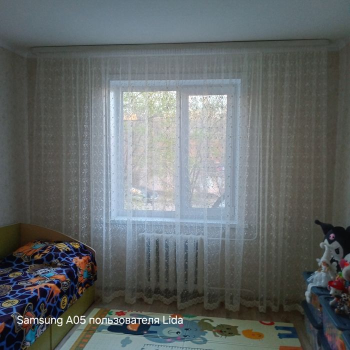 Продам тюль белая с блёстками.
