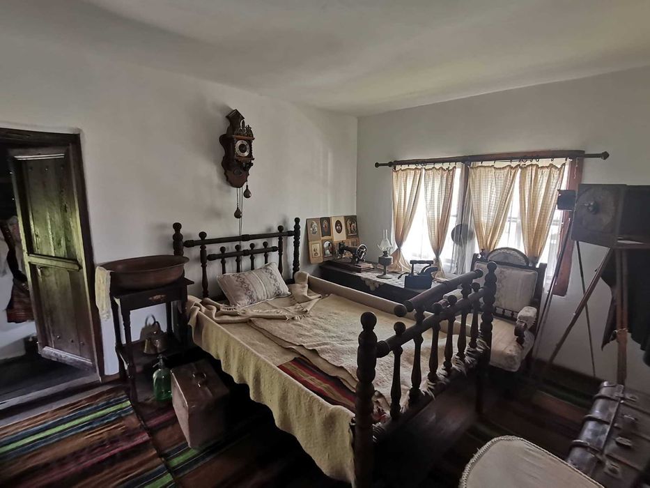 Реставрирана къща в с. Орловци до резерват Боженци