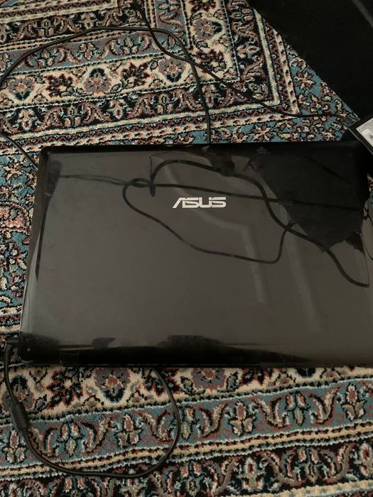 Ноутбук Asus noutbuk