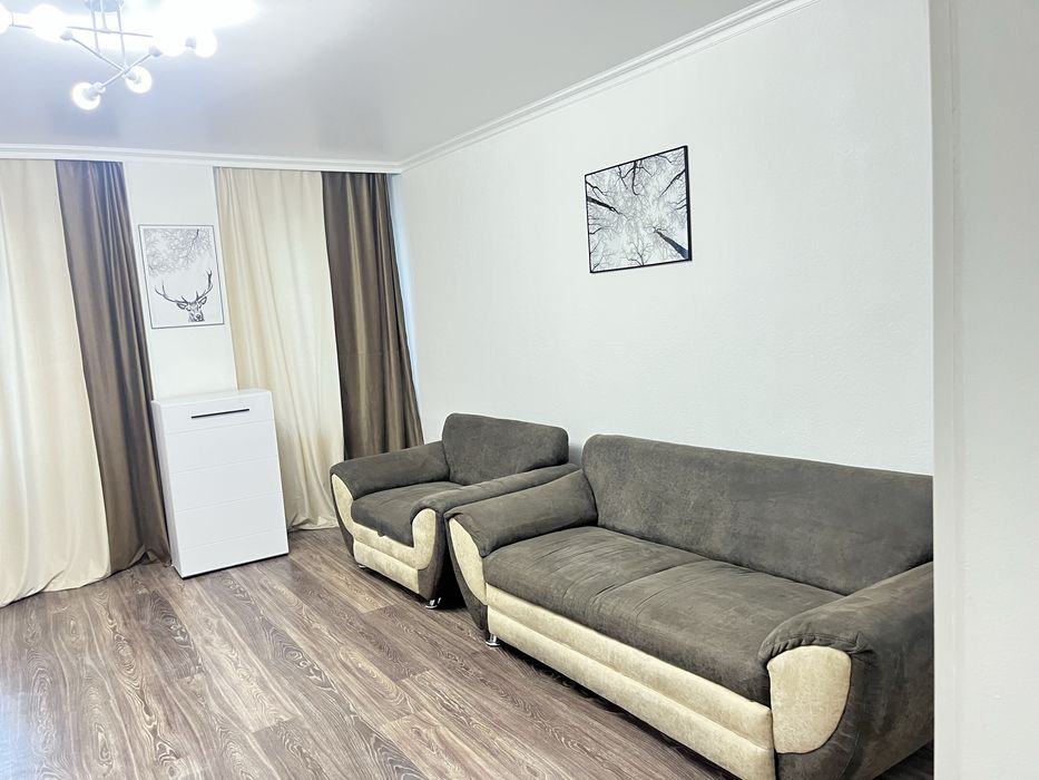 Продам дивам 1,65м 10тыс самовывоз/доставка