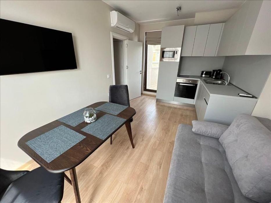 ЛУКСОЗЕН ТРИСТАЕН апартамент в района на Гръцка махала!