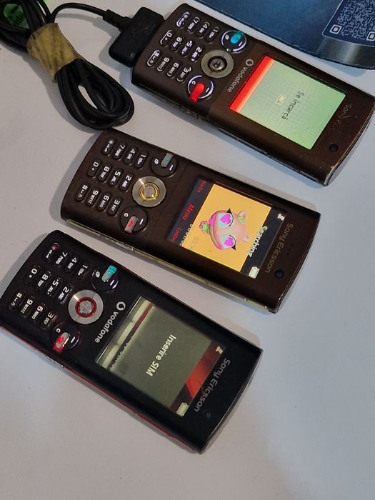 Telefoane Sony Ericsson si Motorola cu incarcator