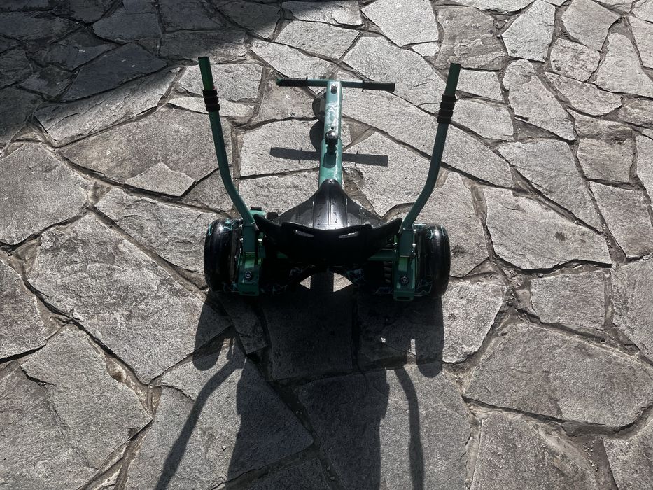 se vinde hoverboard+ hoverkart sau separat !