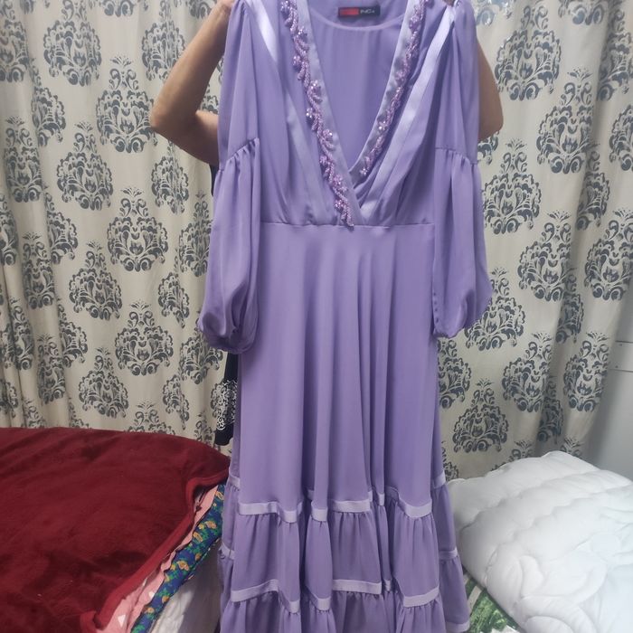 Платье на той очень красивое