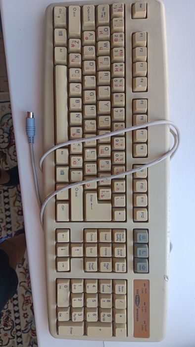 Тонер және клавиатура сатылады