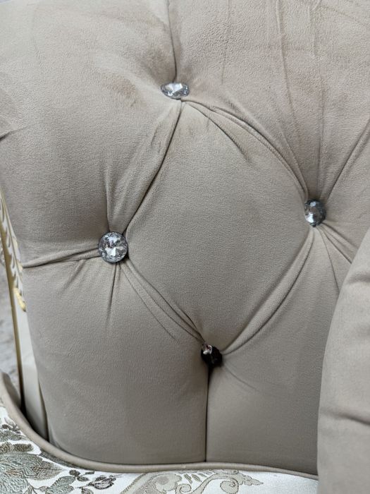 Продам диван для большого зала