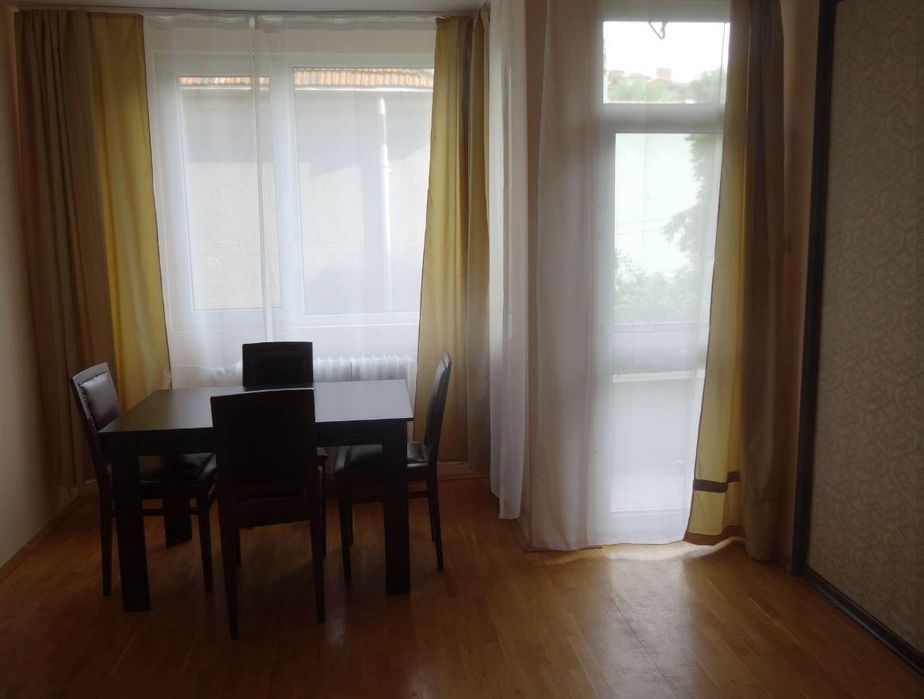 Дава се под наем Тристаен апартамент в София, Център - 90 кв.м за 799 € - Снимка #1