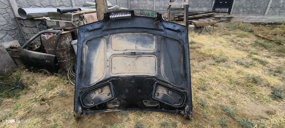 Капот БМВ е 38 продается