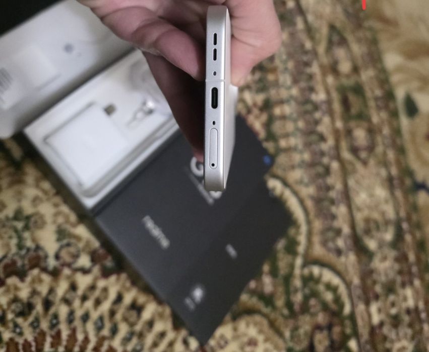 Realme gt 8  /12 256/ в идеальное состояние обмен