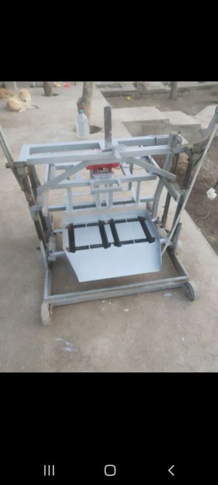 В Фергане Продаётся Станок по производству Шлакаблоков.