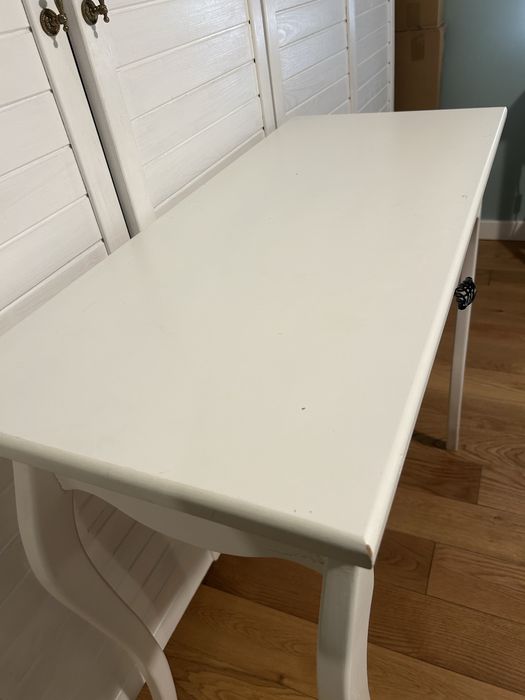 Дървена тоалетка бяла