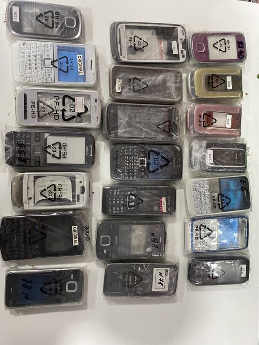 Продаю корпуса на старые телефоны