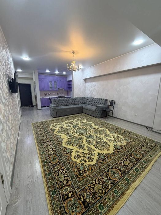 Alisher Navoiy metro oldida bezmakler kv