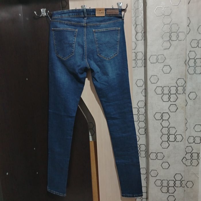 Продам новые джинсы для девушек