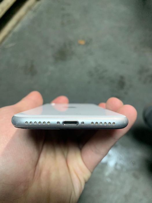 Айфон SE 2о2о 128гб