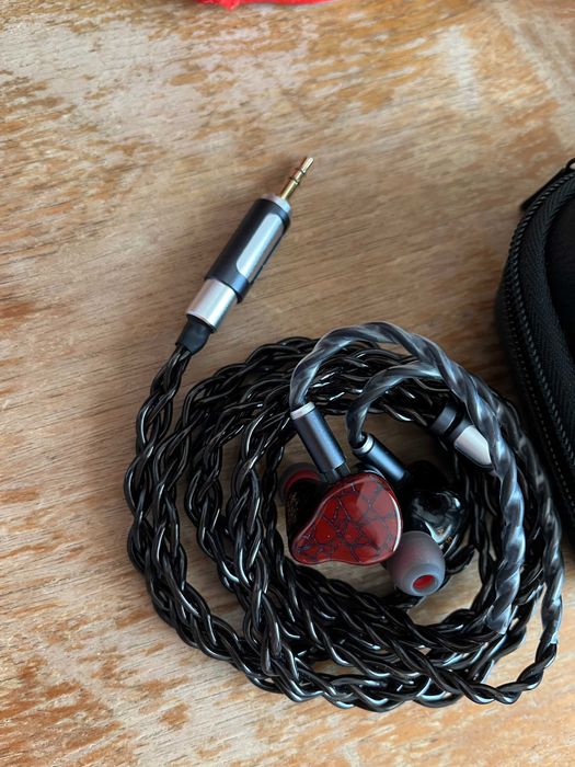 Casti IEM: Punch Audio Martilo