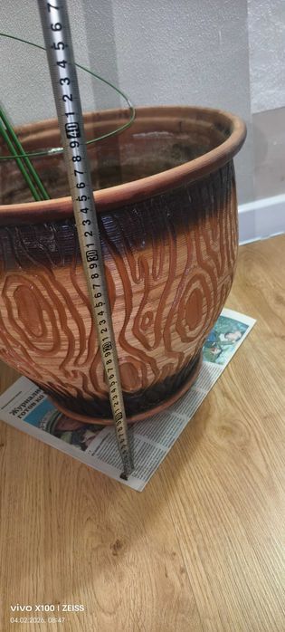 Большой  цветочный горшок