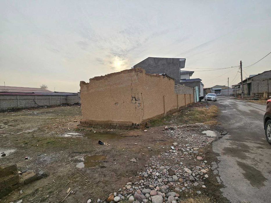 Sergeli.Honobod.  12 sotixli  uy kurishga yer sotaman. Fasad 45m*26m