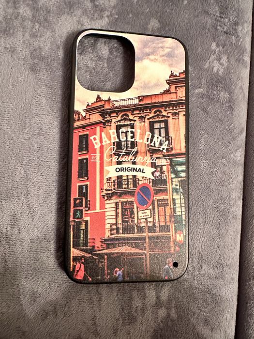 Продам чехол на айфон 13 Pro Max оригинал