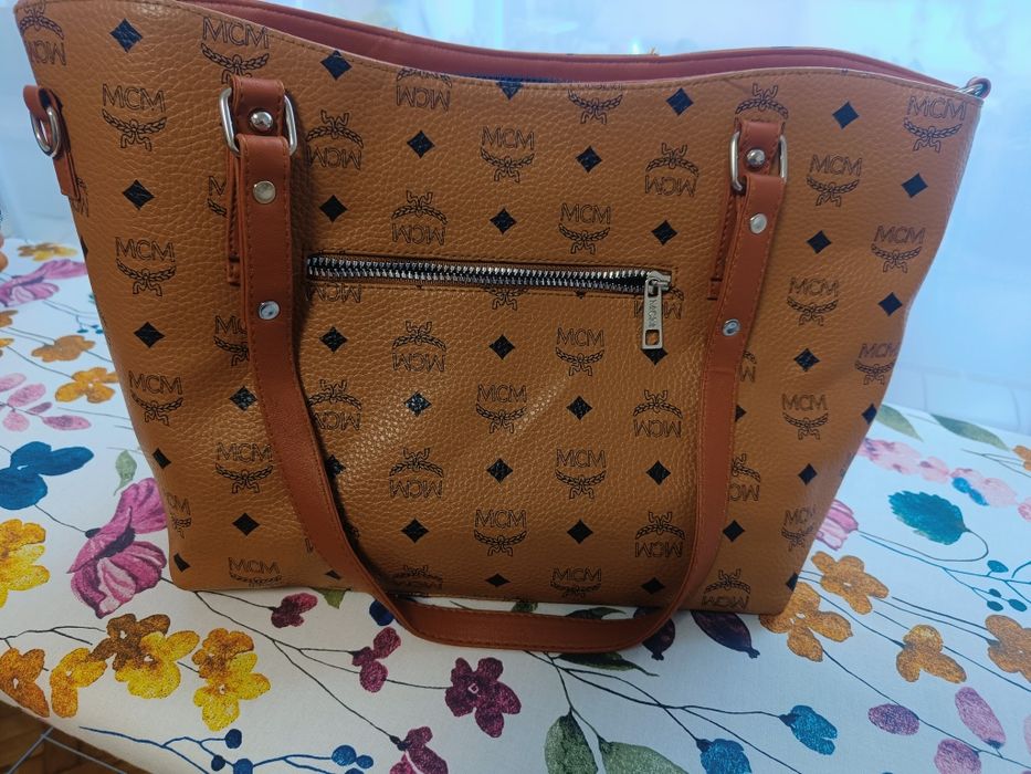 Дамска чанта МСМ в комплект с портфейл и несесер