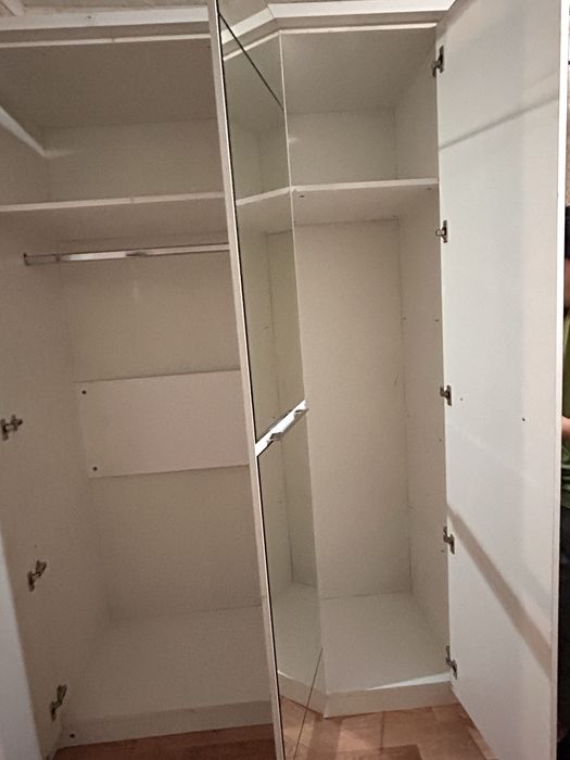 Продается спальный шкаф