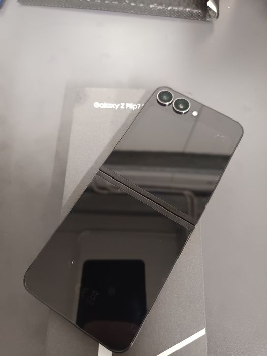 Amanet Ozana vinde Samsung Galaxy Z flip 7 FE 5 incarcari