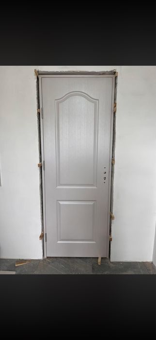 Montaj uși interior/exterior – rapid și profesional