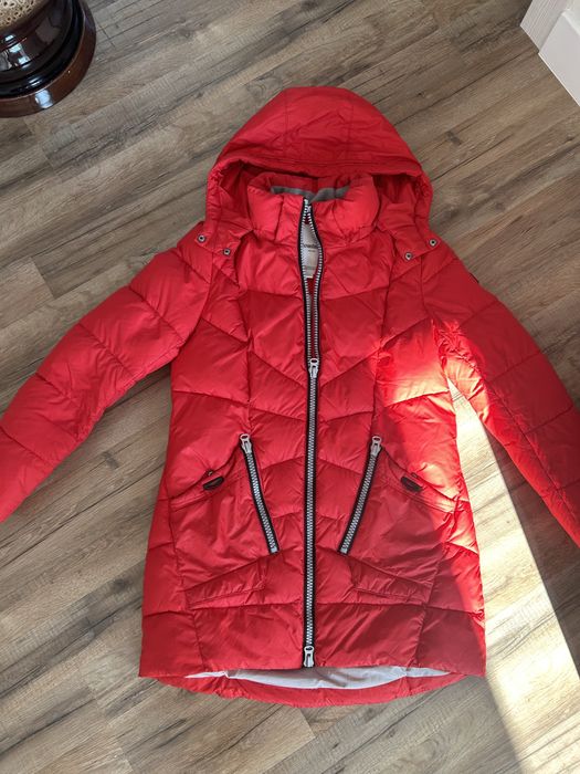 Продам зимнюю куртку оригинал