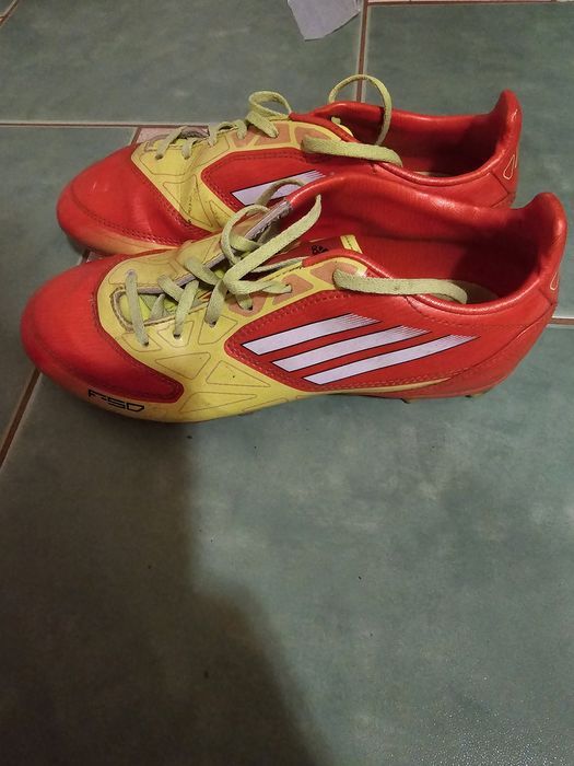 Pantofi fotbal cu crampoane Adidas