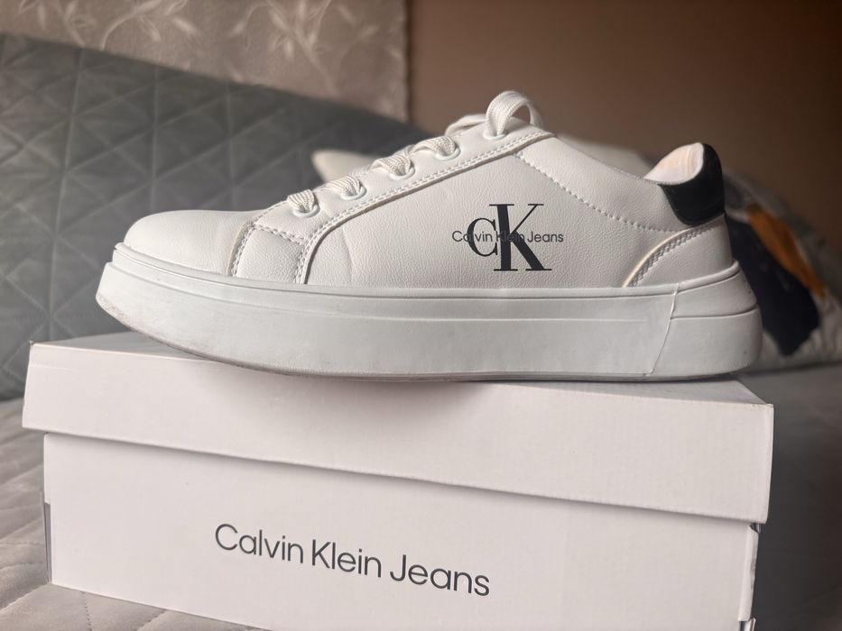 Calvin Klein кецове