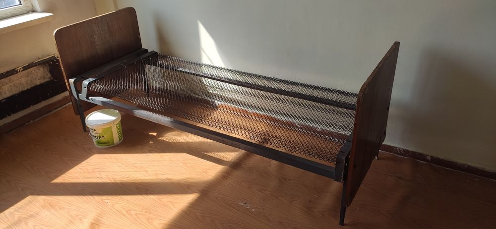 Панцирные кровати