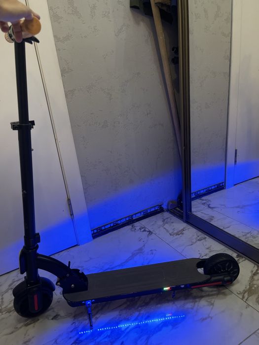 Продам детский электросамокат