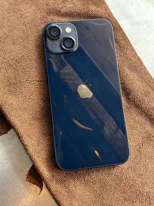 Срочно продам iPhone 13